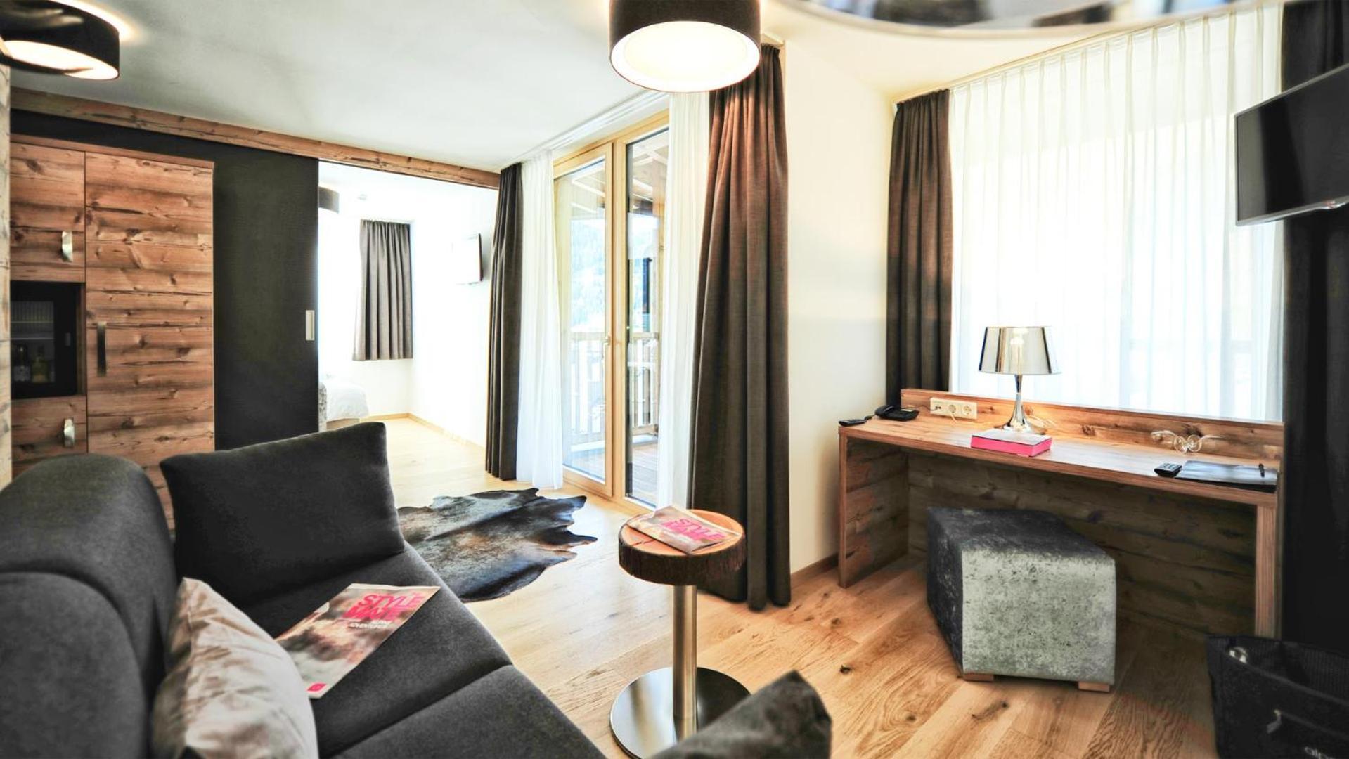 Alps Lodge Fiss Rom bilde