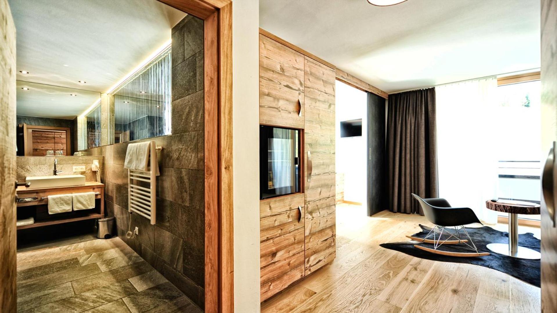 Alps Lodge Fiss Rom bilde