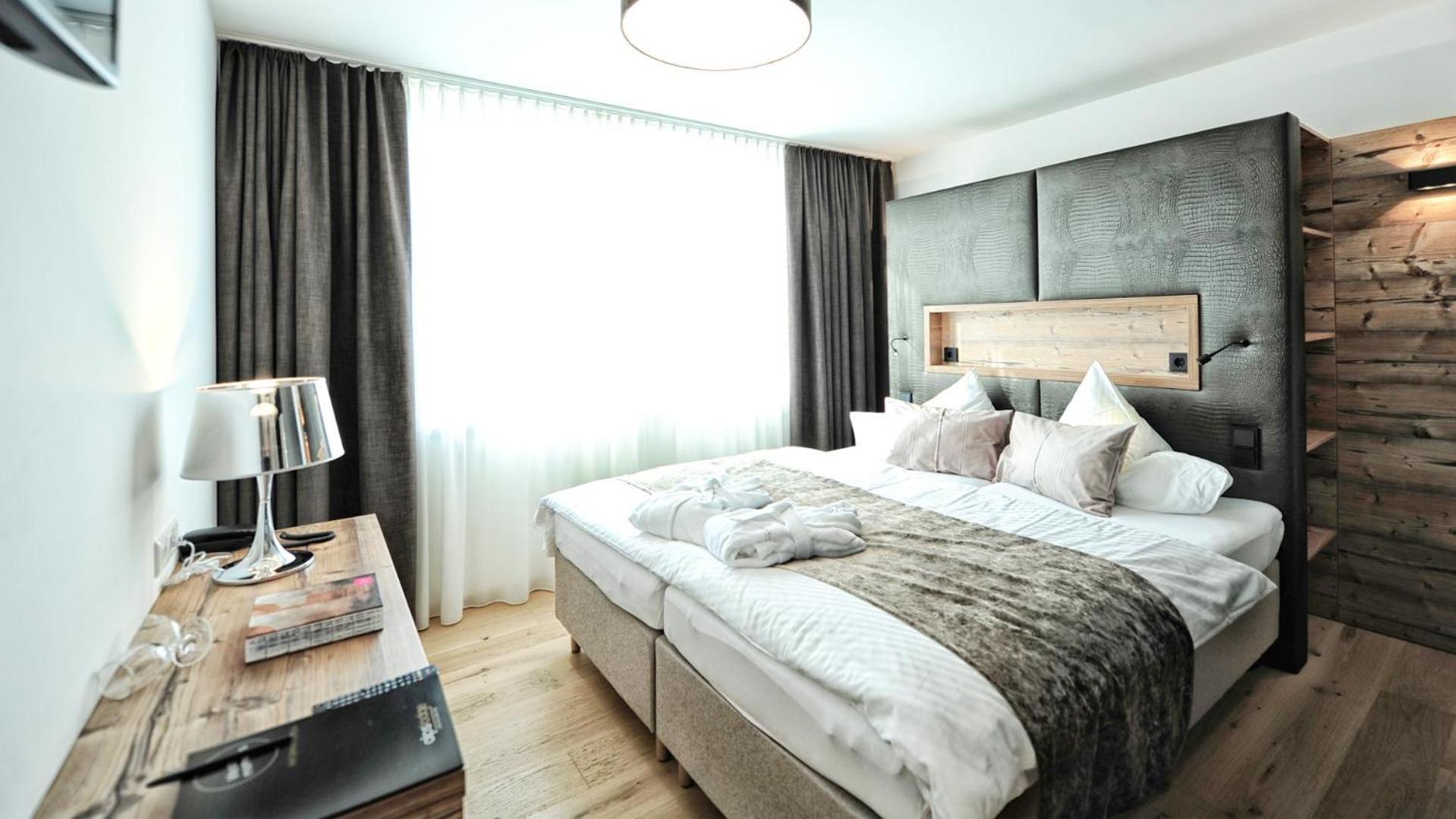 Alps Lodge Fiss Rom bilde