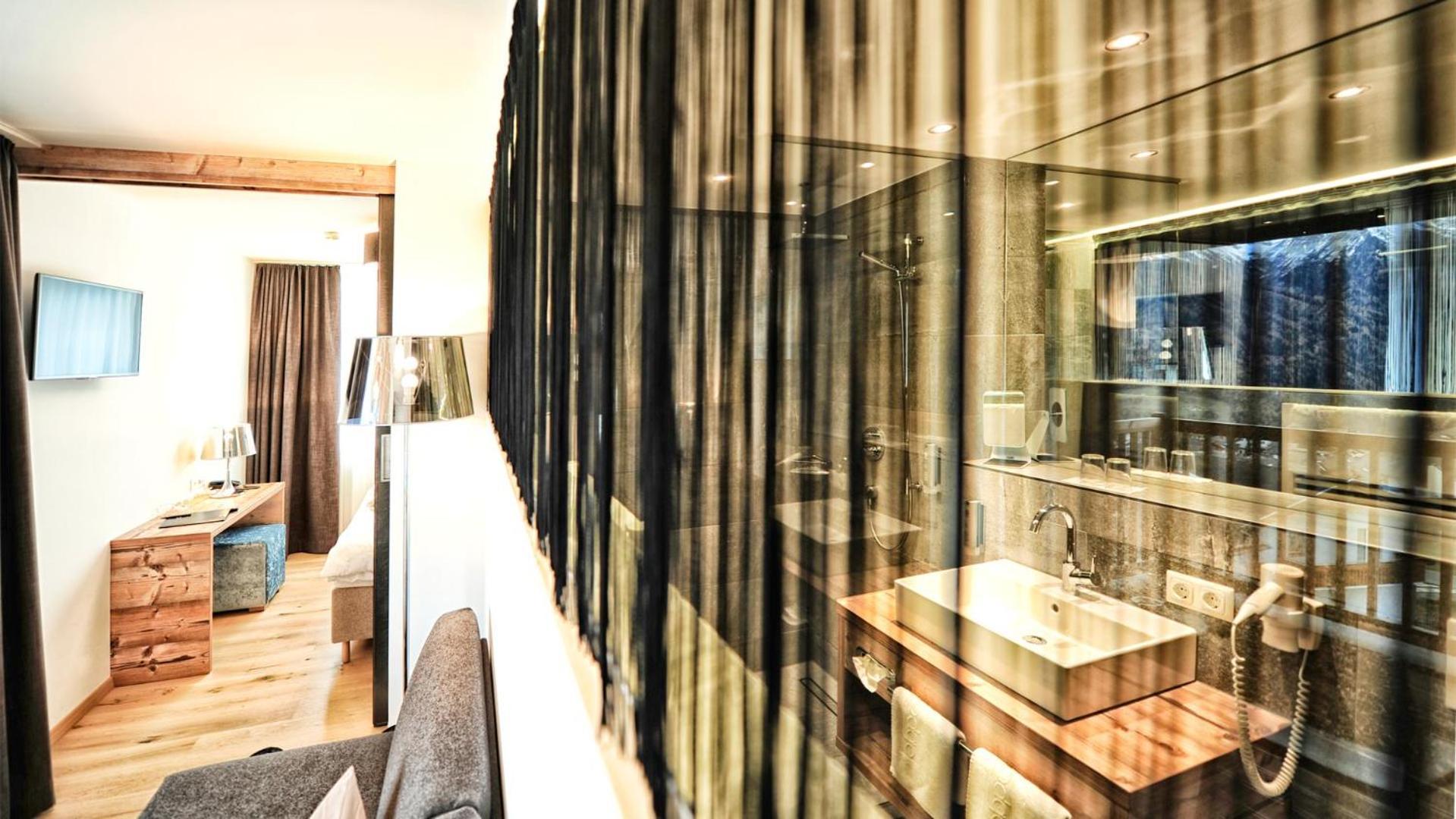 Alps Lodge Fiss Rom bilde