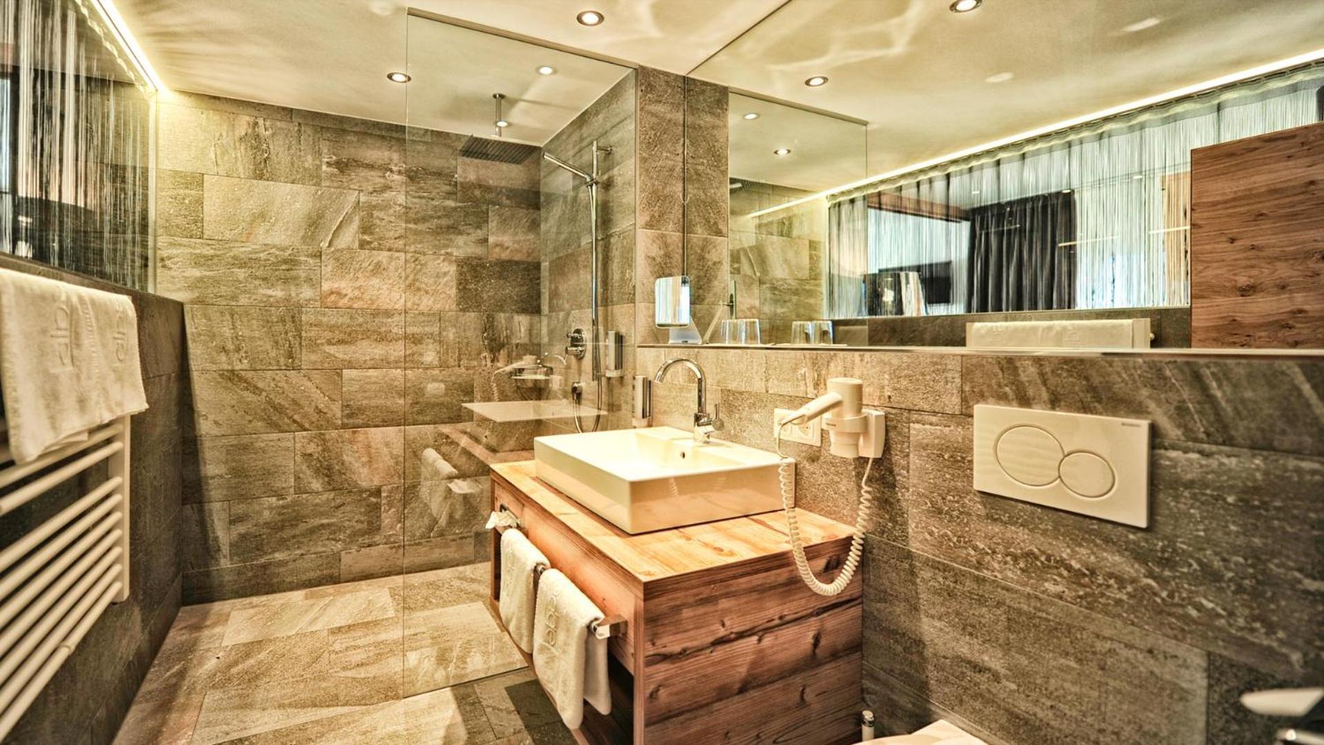 Alps Lodge Fiss Rom bilde