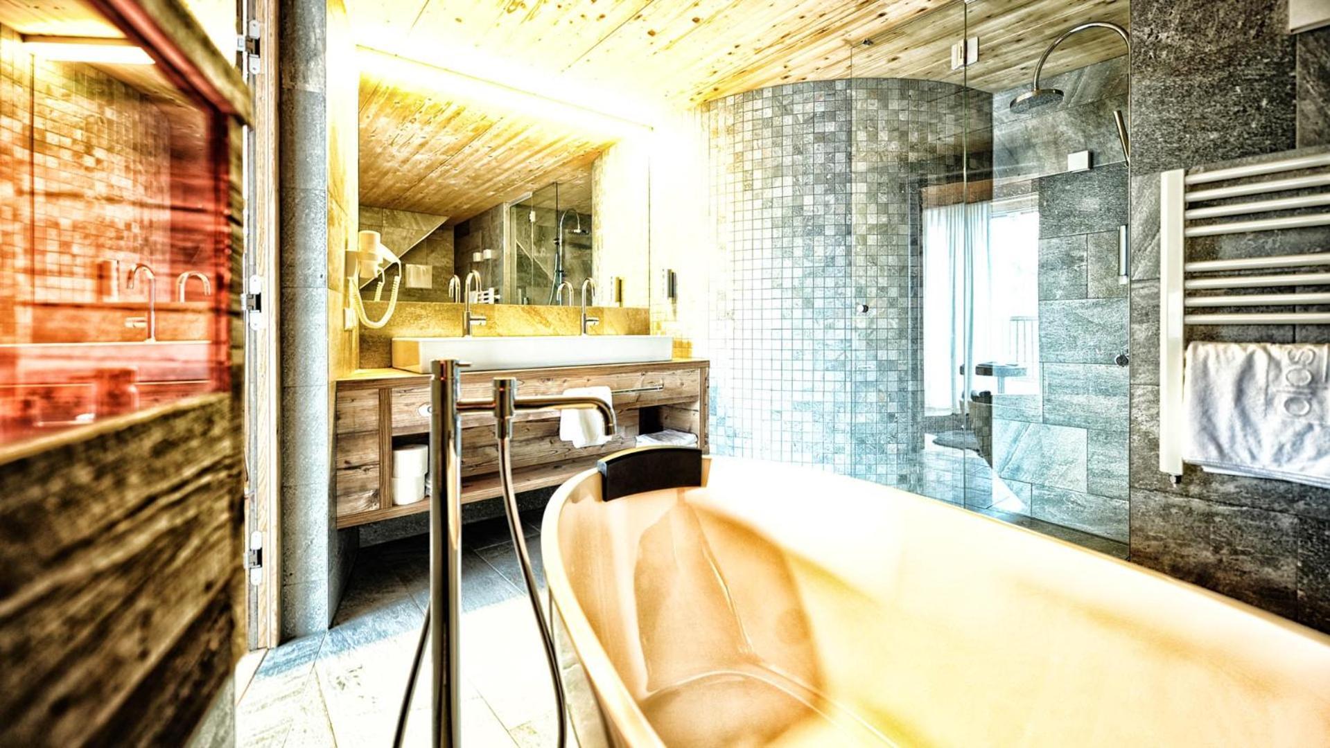 Alps Lodge Fiss Rom bilde