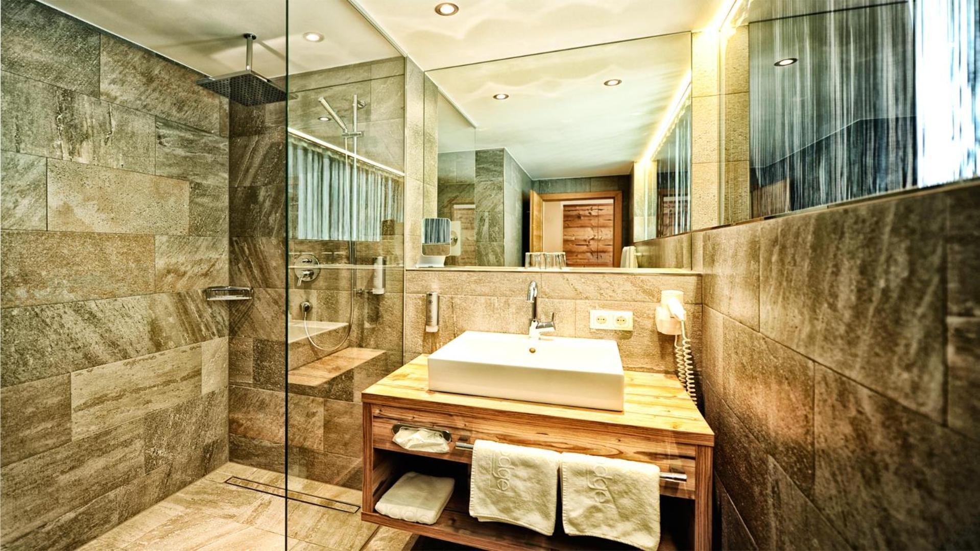 Alps Lodge Fiss Rom bilde