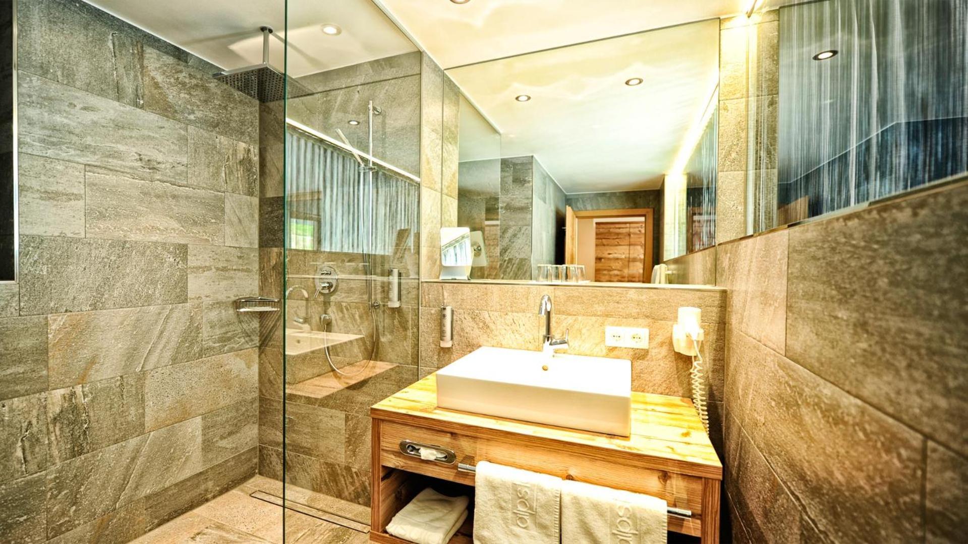 Alps Lodge Fiss Rom bilde