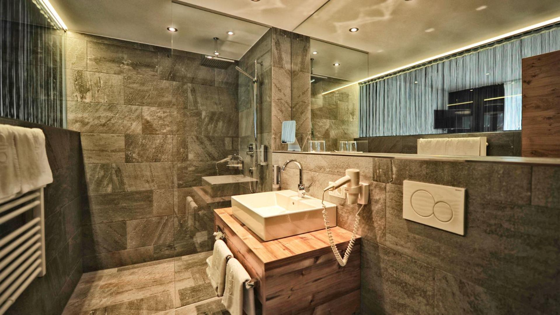 Alps Lodge Fiss Rom bilde